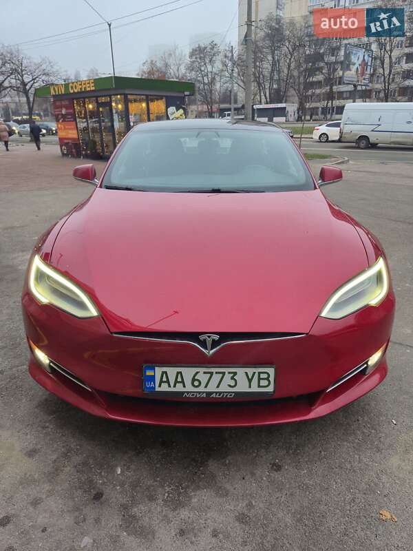 Лифтбек Tesla Model S 2017 в Киеве фото 28 Лифтбек Tesla Model S 2017 в Киеве