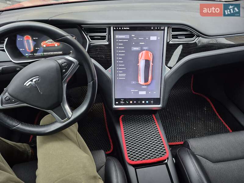 Лифтбек Tesla Model S 2017 в Киеве фото 21 Лифтбек Tesla Model S 2017 в Киеве