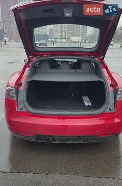 Лифтбек Tesla Model S 2017 в 
