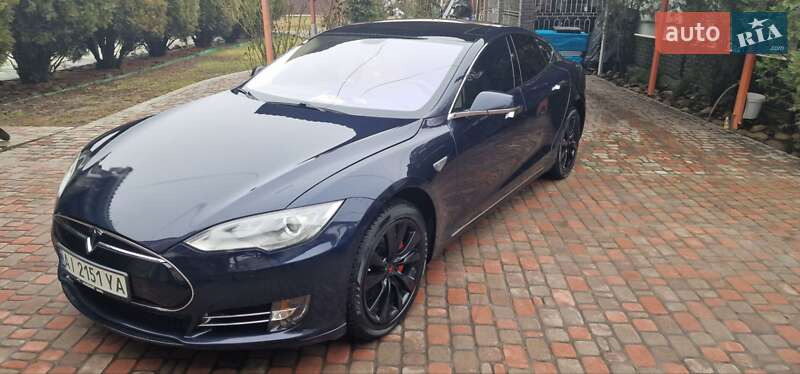 Лифтбек Tesla Model S 2014 в Киеве