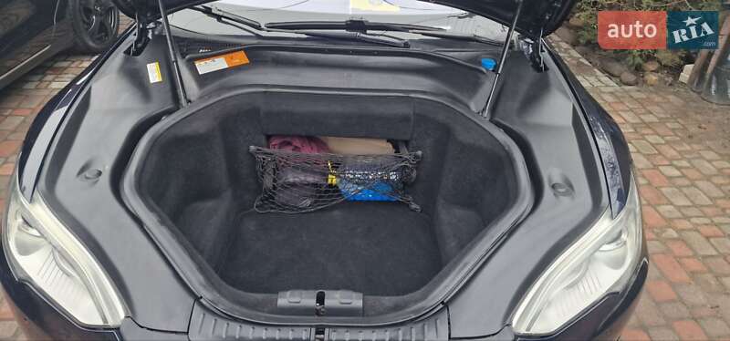 Лифтбек Tesla Model S 2014 в Киеве