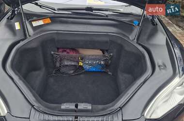 Лифтбек Tesla Model S 2014 в 