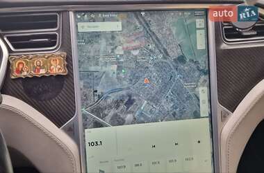 Лифтбек Tesla Model S 2014 в 