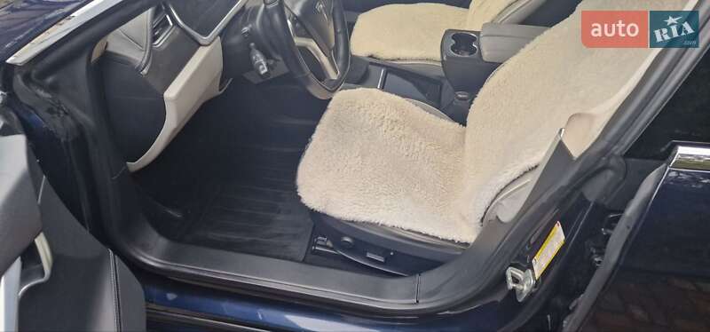 Лифтбек Tesla Model S 2014 в Киеве