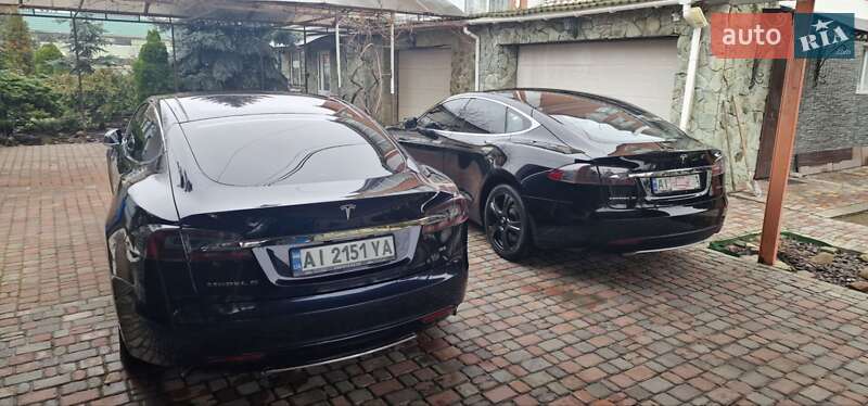 Лифтбек Tesla Model S 2014 в Киеве