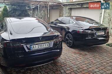 Лифтбек Tesla Model S 2014 в 