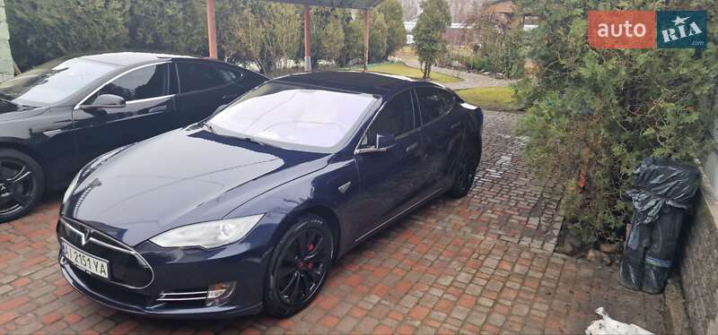 Лифтбек Tesla Model S 2014 в Киеве