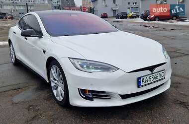 Лифтбек Tesla Model S 2017 в 