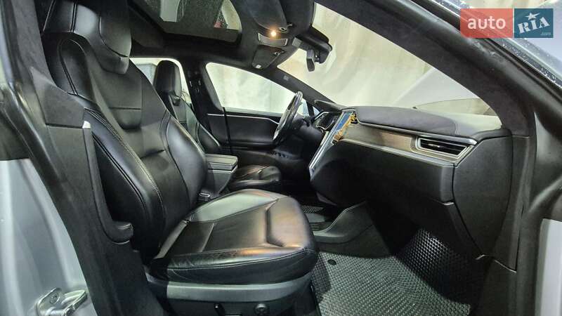 Лифтбек Tesla Model S 2015 в Киеве фото 20 Лифтбек Tesla Model S 2015 в Киеве
