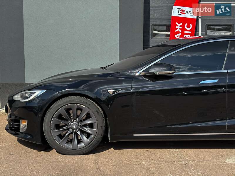 Лифтбек Tesla Model S 2019 в Киеве