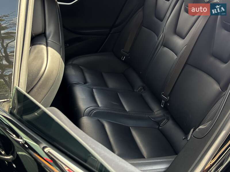 Лифтбек Tesla Model S 2019 в Киеве