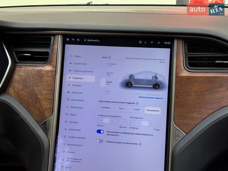 Лифтбек Tesla Model S 2019 в Киеве