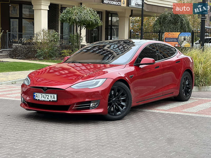 Ліфтбек Tesla Model S 2016 в Києві