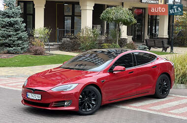Лифтбек Tesla Model S 2016 в 