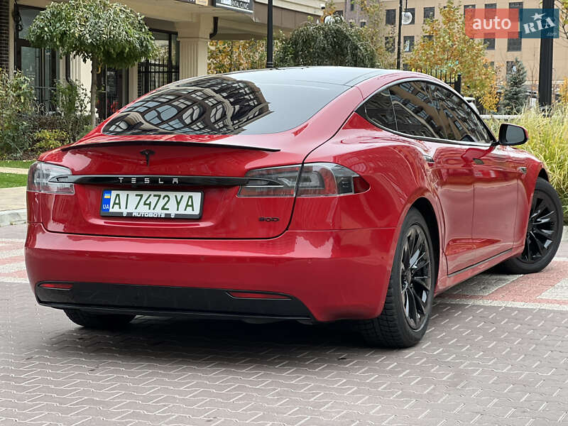 Ліфтбек Tesla Model S 2016 в Києві