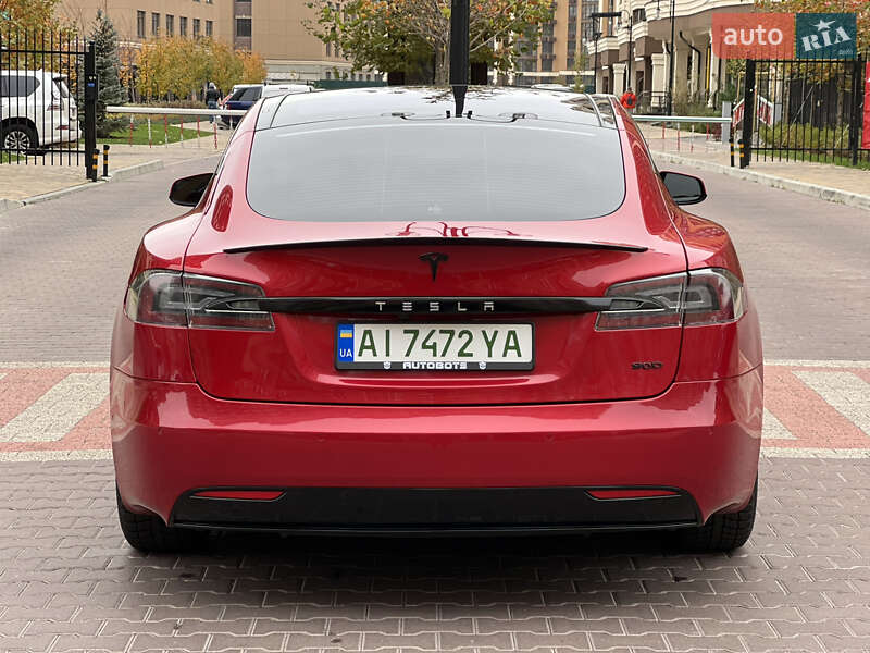 Ліфтбек Tesla Model S 2016 в Києві
