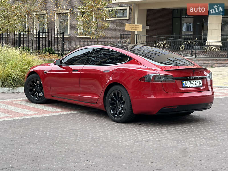 Ліфтбек Tesla Model S 2016 в Києві