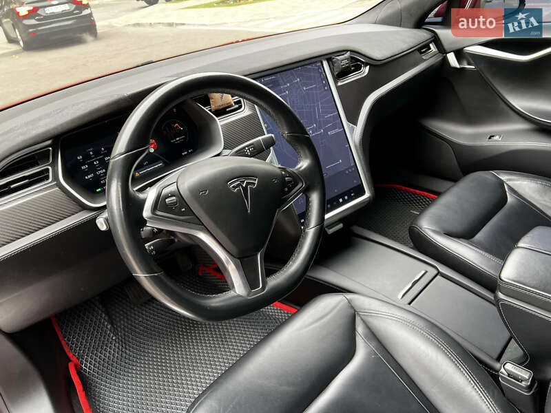 Ліфтбек Tesla Model S 2016 в Києві