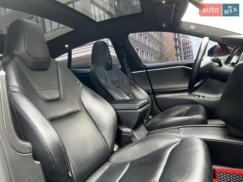 Ліфтбек Tesla Model S 2016 в Києві