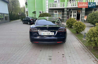 Лифтбек Tesla Model S 2015 в Сваляве