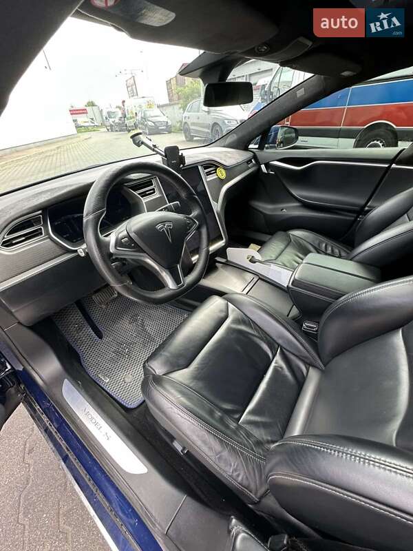 Лифтбек Tesla Model S 2017 в Херсоне