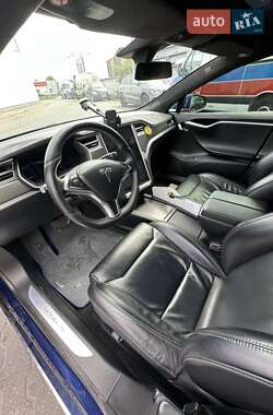 Лифтбек Tesla Model S 2017 в 