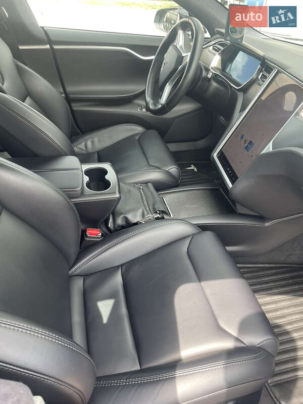 Лифтбек Tesla Model S 2018 в Александрие
