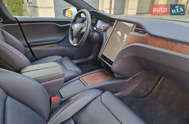 Ліфтбек Tesla Model S 2017 в Києві