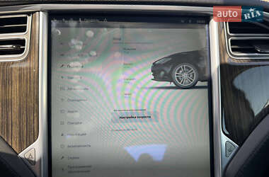 Ліфтбек Tesla Model S 2013 в 