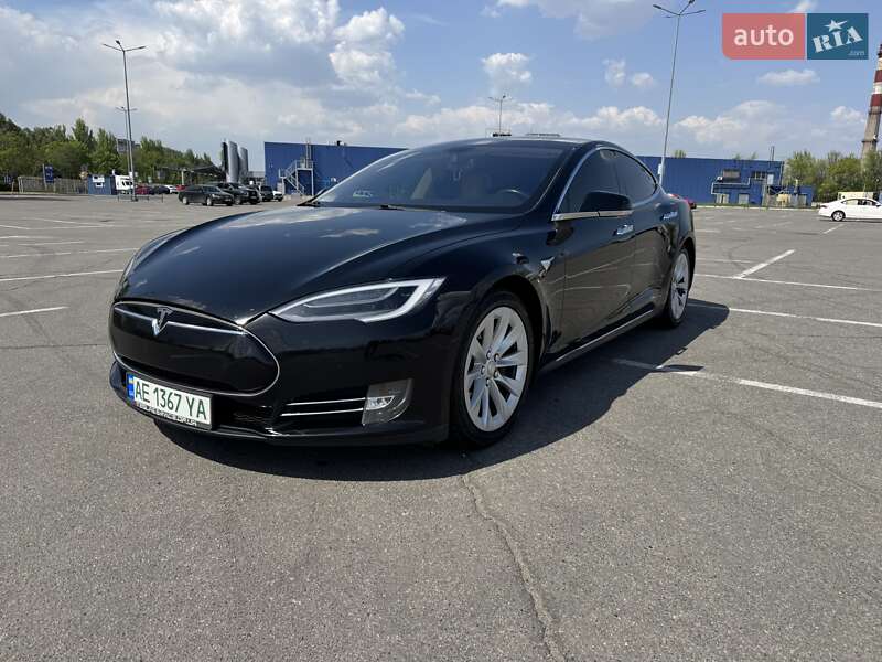 Ліфтбек Tesla Model S 2013 в Дніпрі