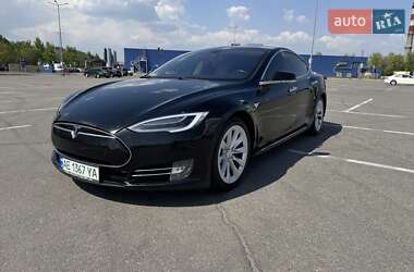 Лифтбек Tesla Model S 2013 в 