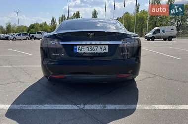 Лифтбек Tesla Model S 2013 в 