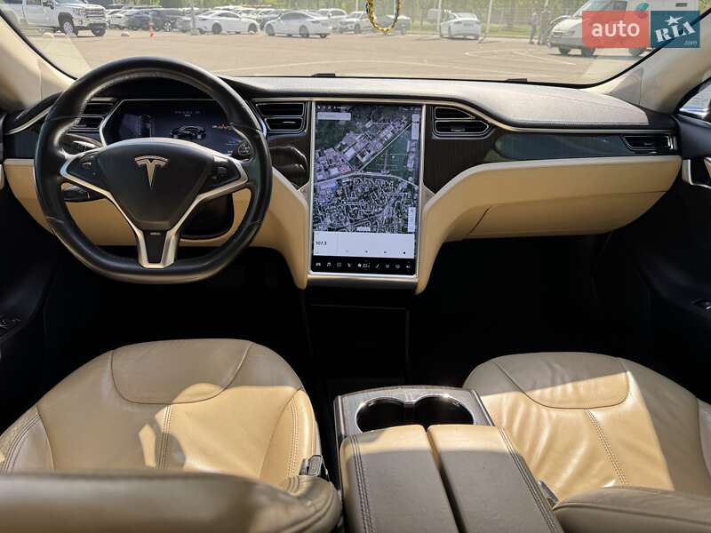 Ліфтбек Tesla Model S 2013 в Дніпрі