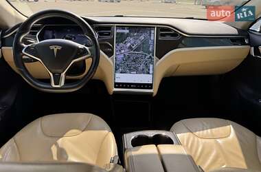 Лифтбек Tesla Model S 2013 в 