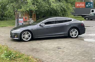 Лифтбек Tesla Model S 2015 в 