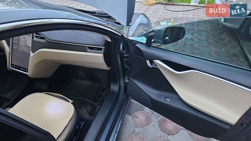 Ліфтбек Tesla Model S 2014 в Тернополі