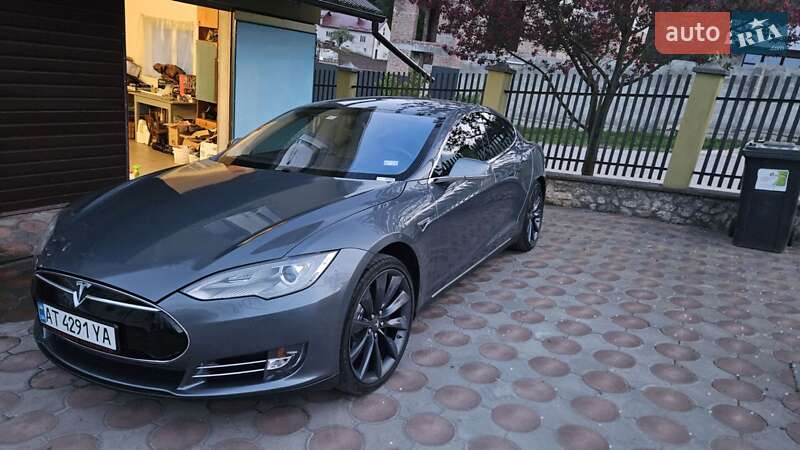Ліфтбек Tesla Model S 2014 в Тернополі