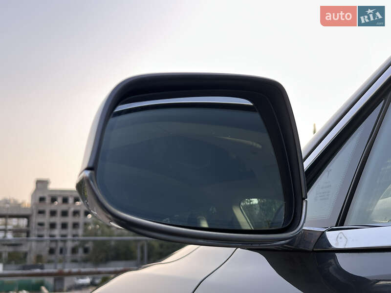 Лифтбек Tesla Model S 2014 в Киеве