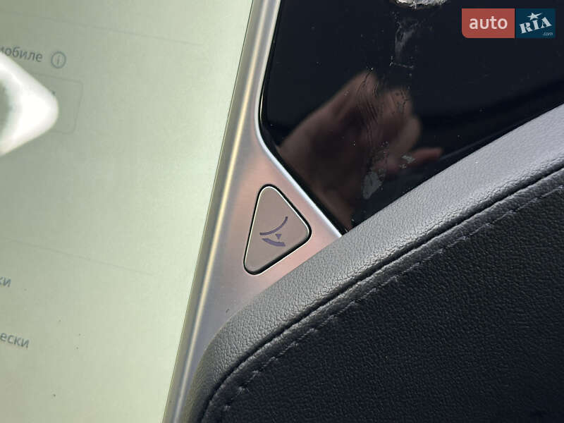 Лифтбек Tesla Model S 2014 в Киеве