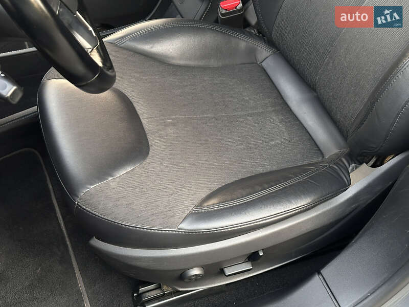 Лифтбек Tesla Model S 2014 в Киеве