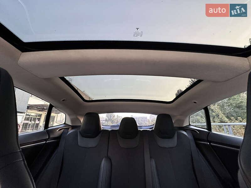 Лифтбек Tesla Model S 2014 в Киеве