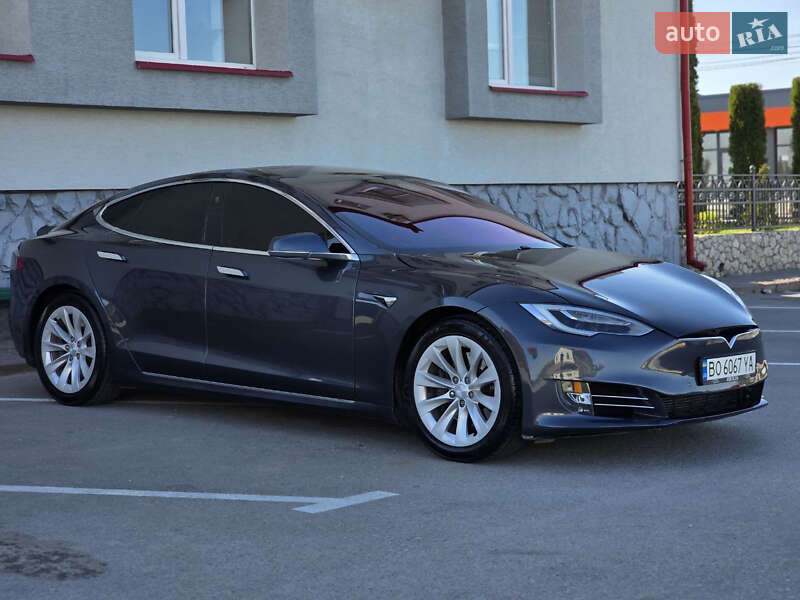 Лифтбек Tesla Model S 2018 в Тернополе