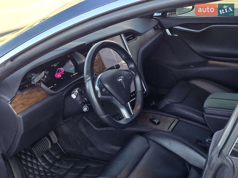 Лифтбек Tesla Model S 2018 в Тернополе