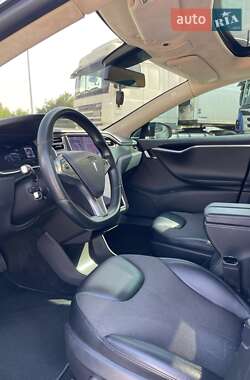 Лифтбек Tesla Model S 2015 в 