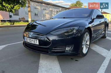 Лифтбек Tesla Model S 2013 в 