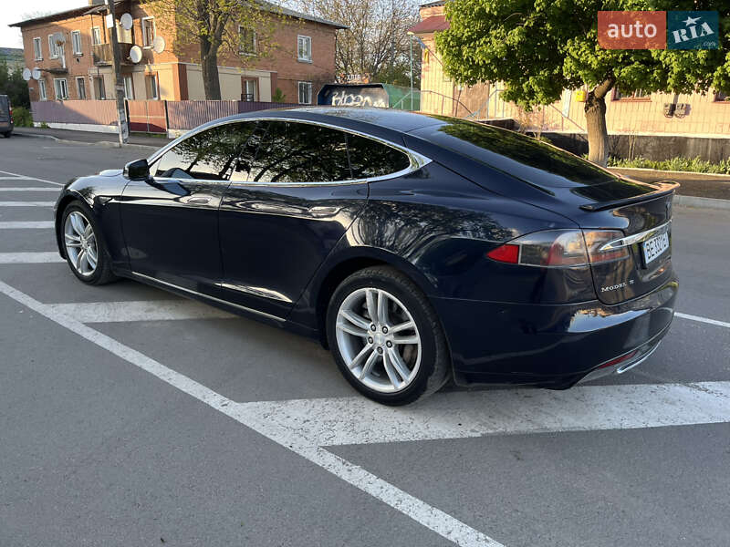 Ліфтбек Tesla Model S 2013 в Києві