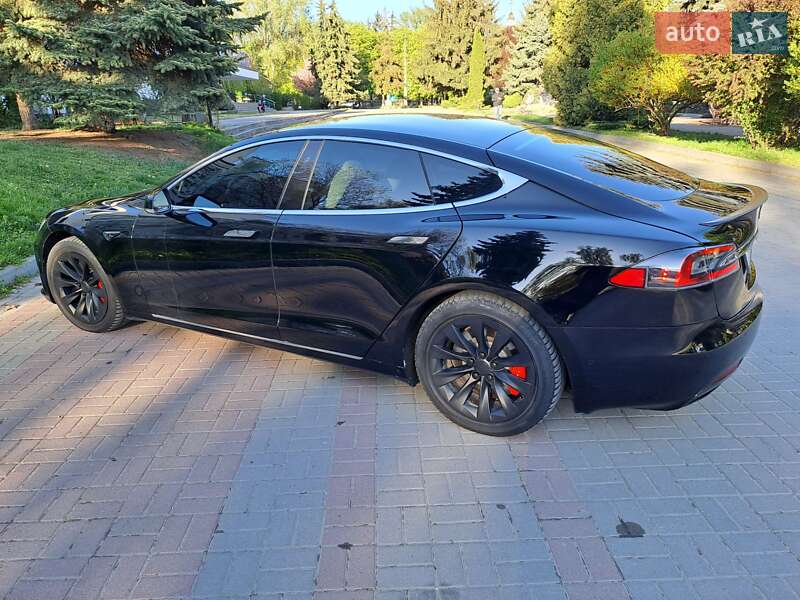 Лифтбек Tesla Model S 2020 в Тернополе