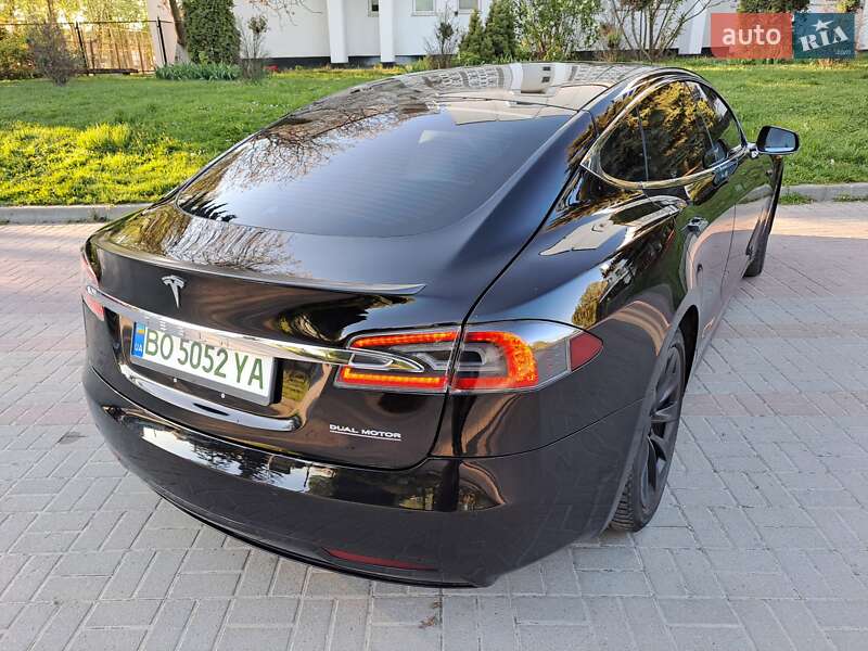 Лифтбек Tesla Model S 2020 в Тернополе