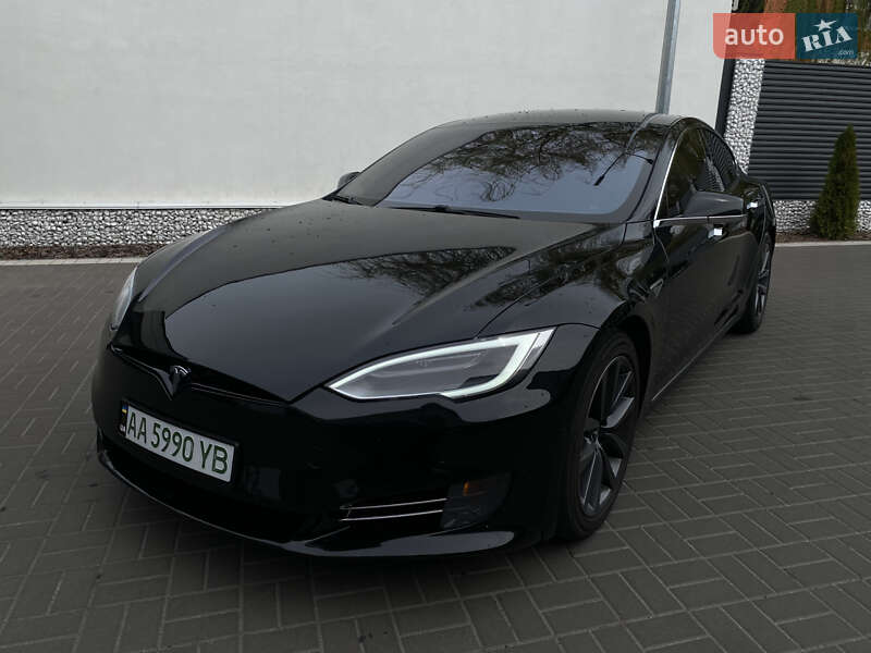 Ліфтбек Tesla Model S 2013 в 