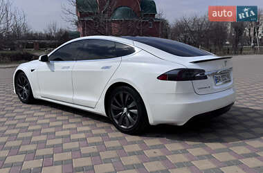 Лифтбек Tesla Model S 2017 в 